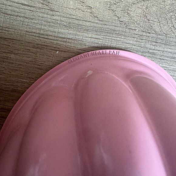 Nordic Ware Elegant Pink Heart Bundt Pan 10 cups Made in USA Rare - Picture 4 of 5